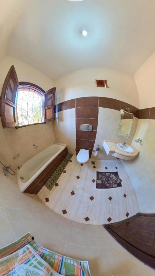 Bob Marley Bed & Breakfast & Restaurant Luxor Esterno foto